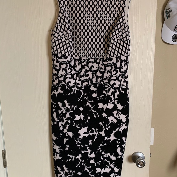 White House black market dress - Picture 2 of 8